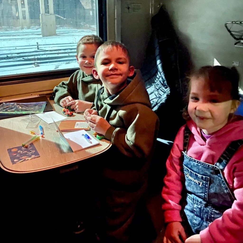 Объединение детей Донбасса с братьями и сестрами.